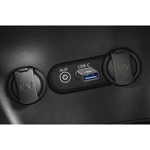 adapter-auto-cellularline-usb-a-z-na-usb-c-m-crni-111431_4920.jpg
